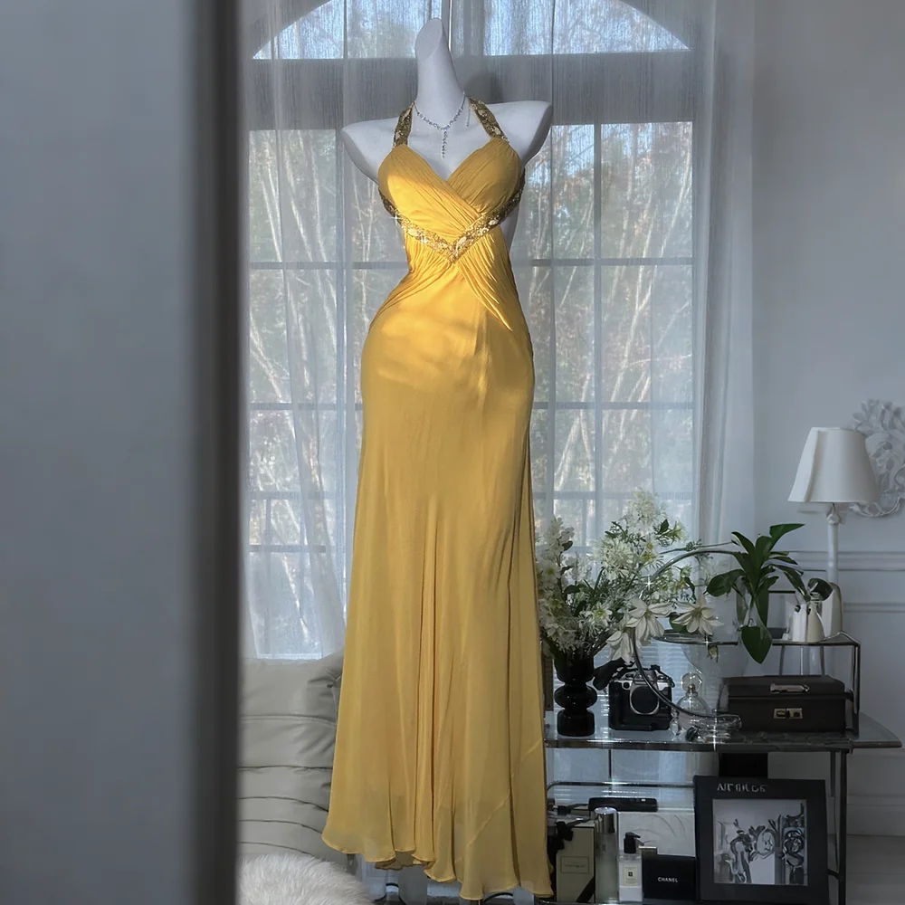Maxi Dress Halter - グラマラスなゴールデンイエローのホルターシフォン女性用マーメイドイブニングドレス V ネックラインストーントリムノースリーブフォーマルパーティーマキシドレス