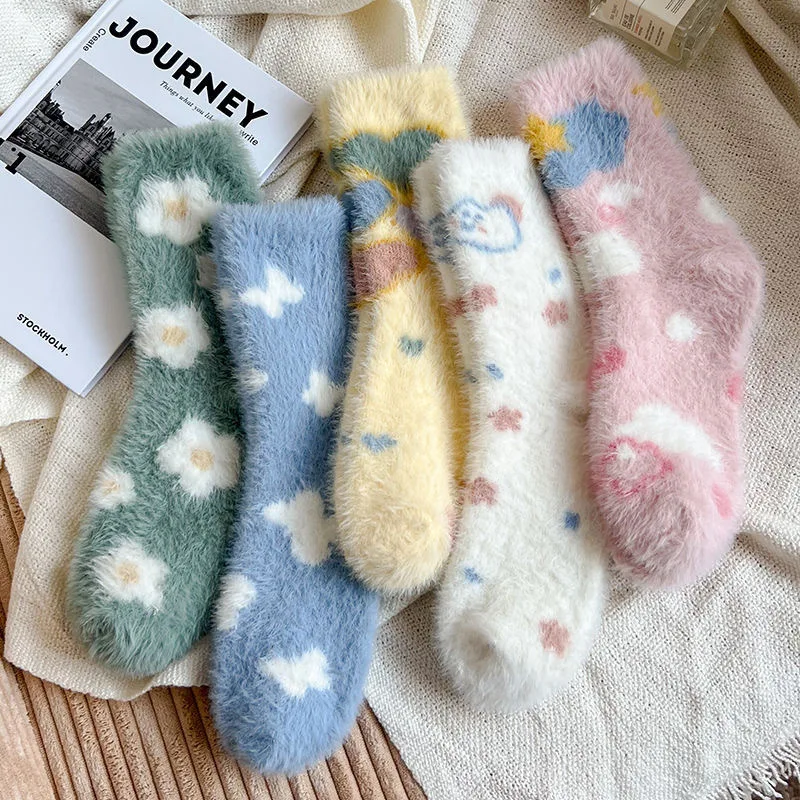 Chaussettes mi-tube respirantes en velours de vison pour femmes, chaussettes de dessin animé, chaussettes chaudes et douces pour les pieds, haute qualité, mode, 5/10 paires