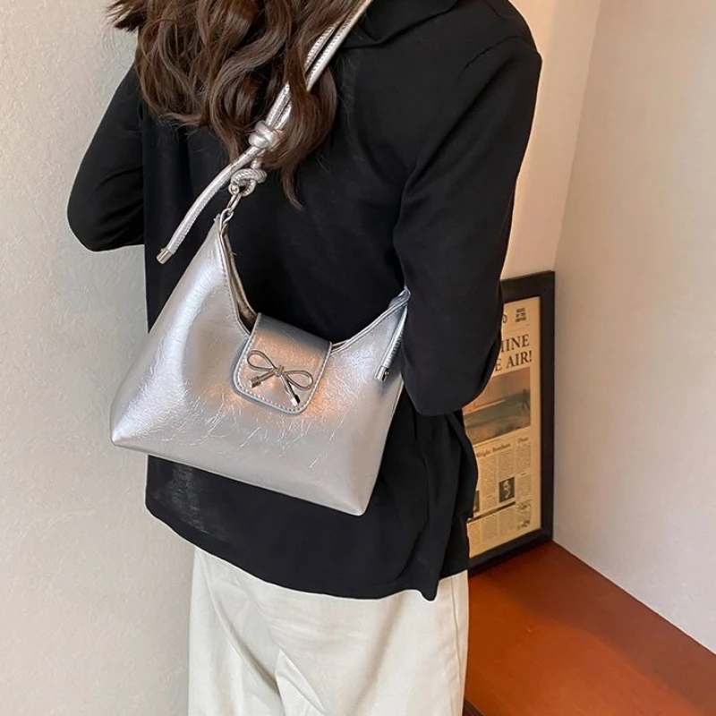 

New Solid Color crossbody bag Niche Design underarm bag Casual Women's Shoulder Bag Fashion Women's Versatile Vintage Handbags