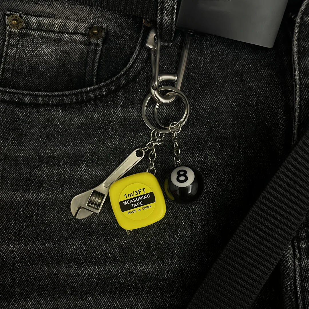 Alloy Dice Keychain with Carabiner and Simulated Wrench Design - Suitable as Bag Charm, Waist Accessory, Hip-Hop Street Style
