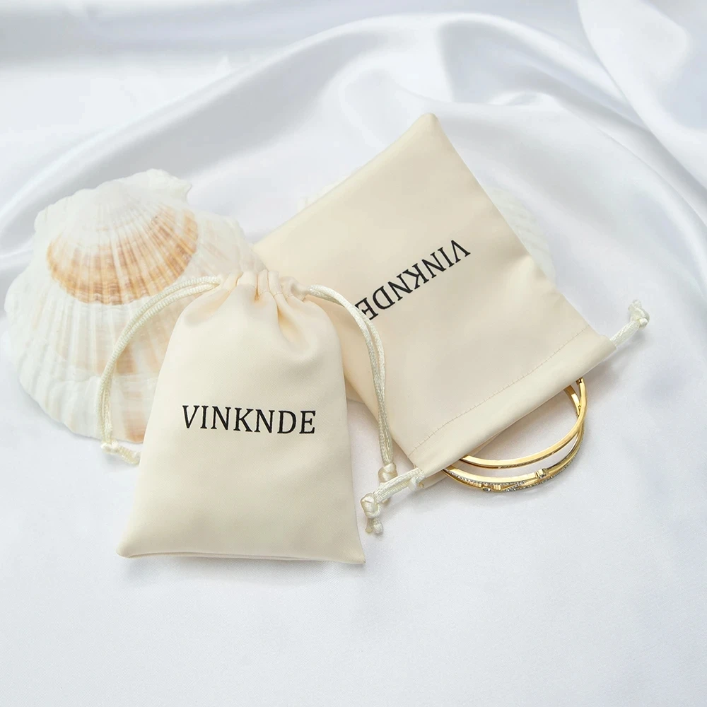 

100pcs Customize Logo Name Wedding Favors For Guests Bulk Candy Small Bags 7X9cm Silk Satin Jewelry Drawstring Packing Gift Bag