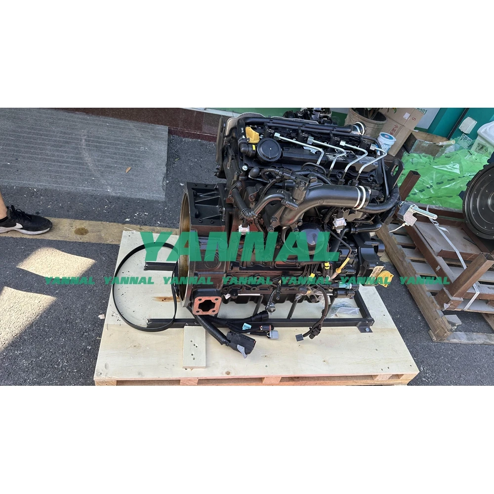 New D24-C3-CR Complete Engine Assy With Turbo 7127082 38.9kw 2100RPM For Bobcat Doosan Engine Parts