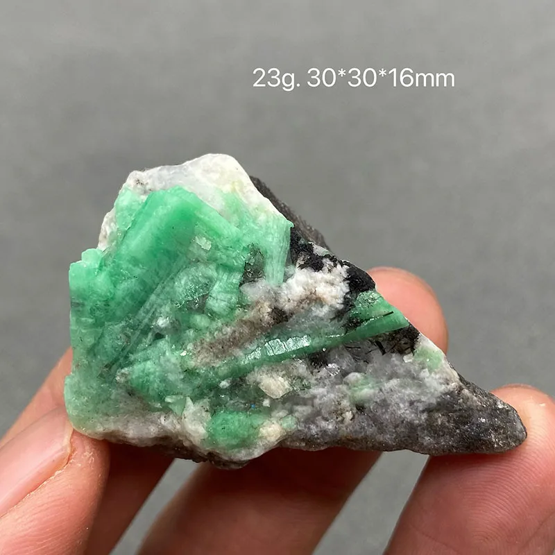 100% Natural green emerald mineral gem-grade crystal specimens stones and crystals quartz crystals