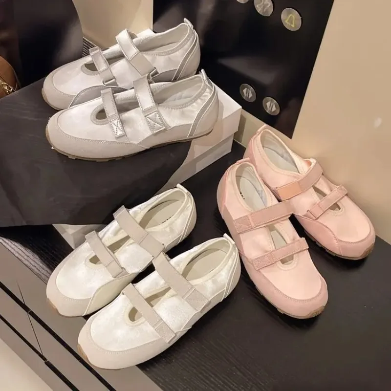 

2025 hot seller New Hollow Collocation Color Ballet Casual Shoes Soft Soles Not Tired Feet Thin Round Head Flat Single Shoes