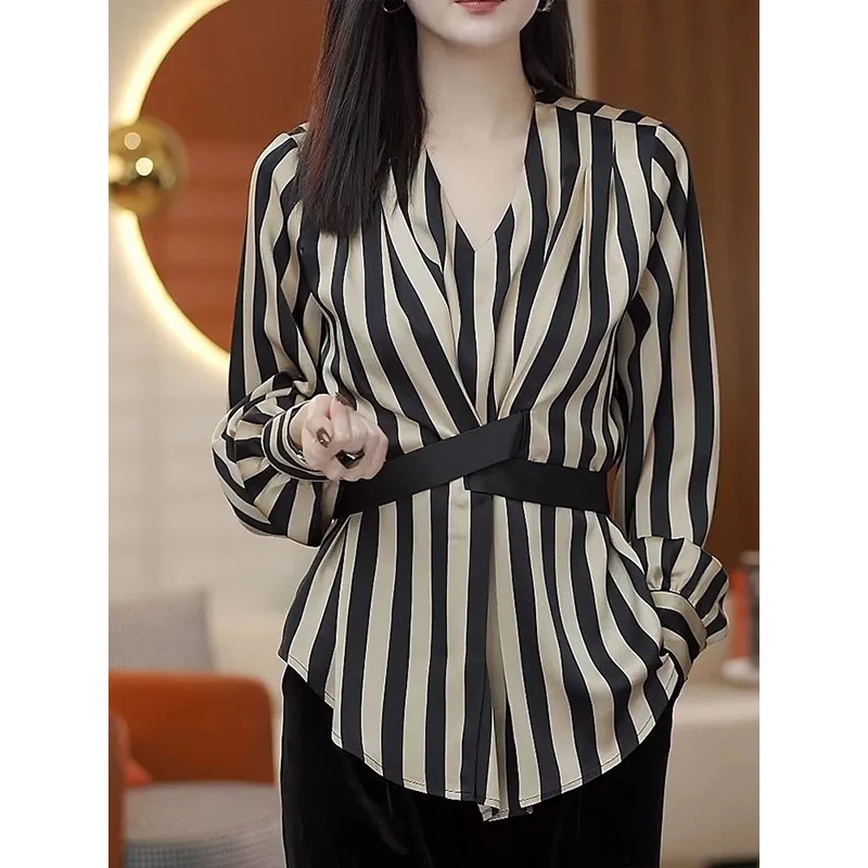 Fashionable Temperament Striped Color Blocked V-neck Women\'s Shirt Spring Autumn New Long Sleeves Casual Commuting Top for Women