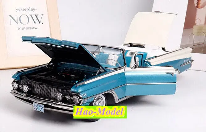 子供のための合金ダイキャストメタルカーモデル、サンスター、1/18 oldsmobile 98、黒と青、装飾品コレクション、男の子の趣味のおもちゃ、ギフト