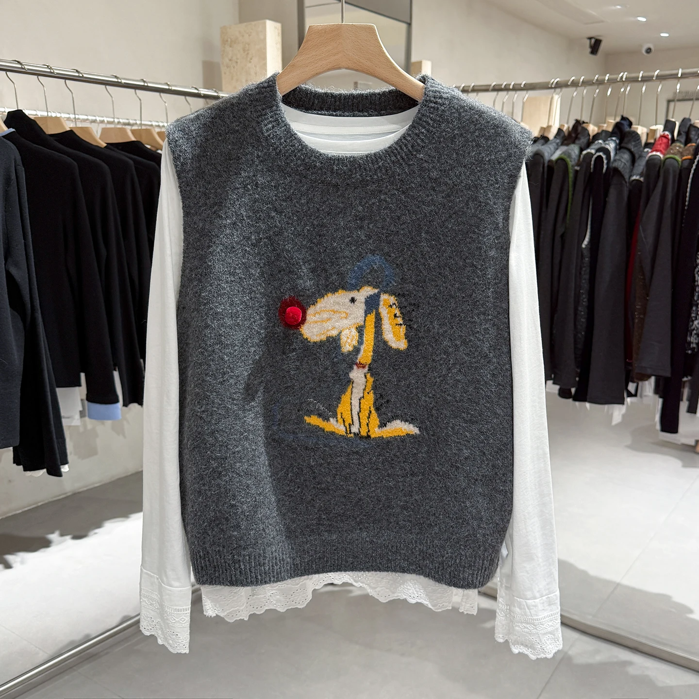 

Новый корейский вязаный жилет с узором «Собака» 2025 года, комплект из двух предметов: круглая горловина, кружевная отделка, свободный крой, мягкий...