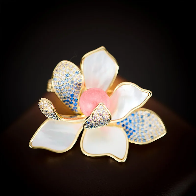 Chinese Style Natural Shell Lotus Brooch Micro Pave Zircon Lucky Auspicious Elegant Pin For Outfit Banquet Party Jewelry Gifts