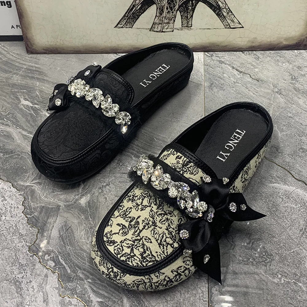 Moda w stylu Retro kapcie damskie Plus rozmiar Rhinestone kobiece półpłaskie kapcie letnie sandały damskie markowe buty damskie