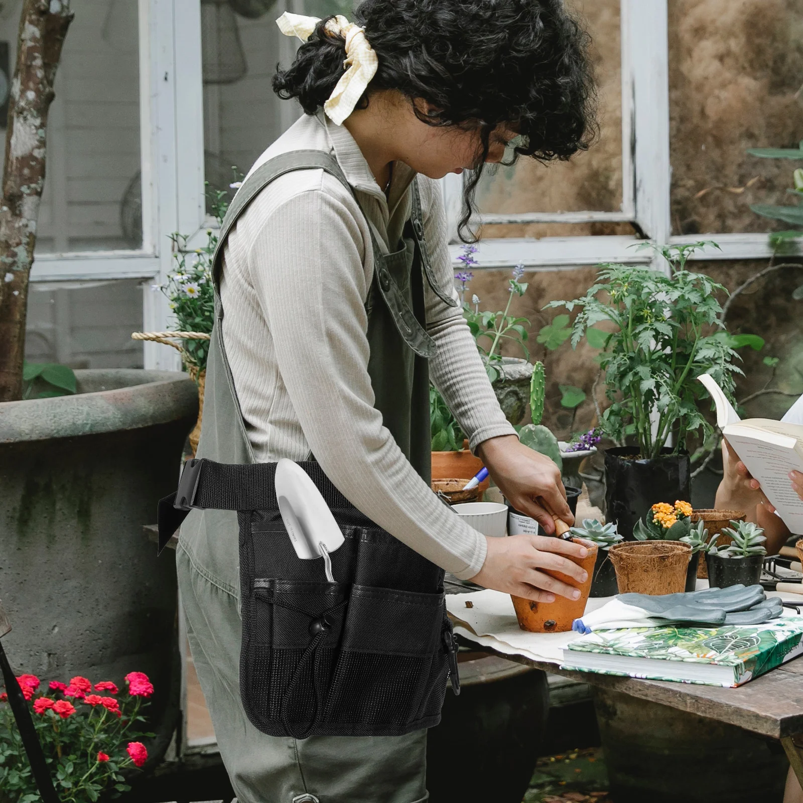 

Gardening Tools Bag 1Pcs Sturdy Construction Light Portable Multi Pocket Organizer for Gardeners Barbers Gardening Tools Bag