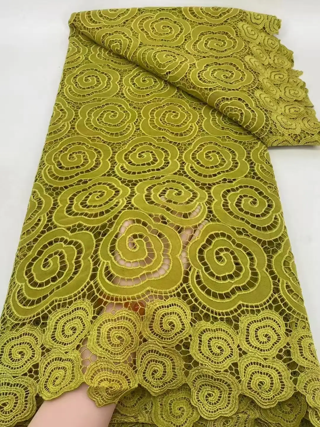 Nigerian Milk Silk Lace Fabric African Cord Lace Fabric 2025 High Quality Water Soluble Lace Material For Wedding Sewing