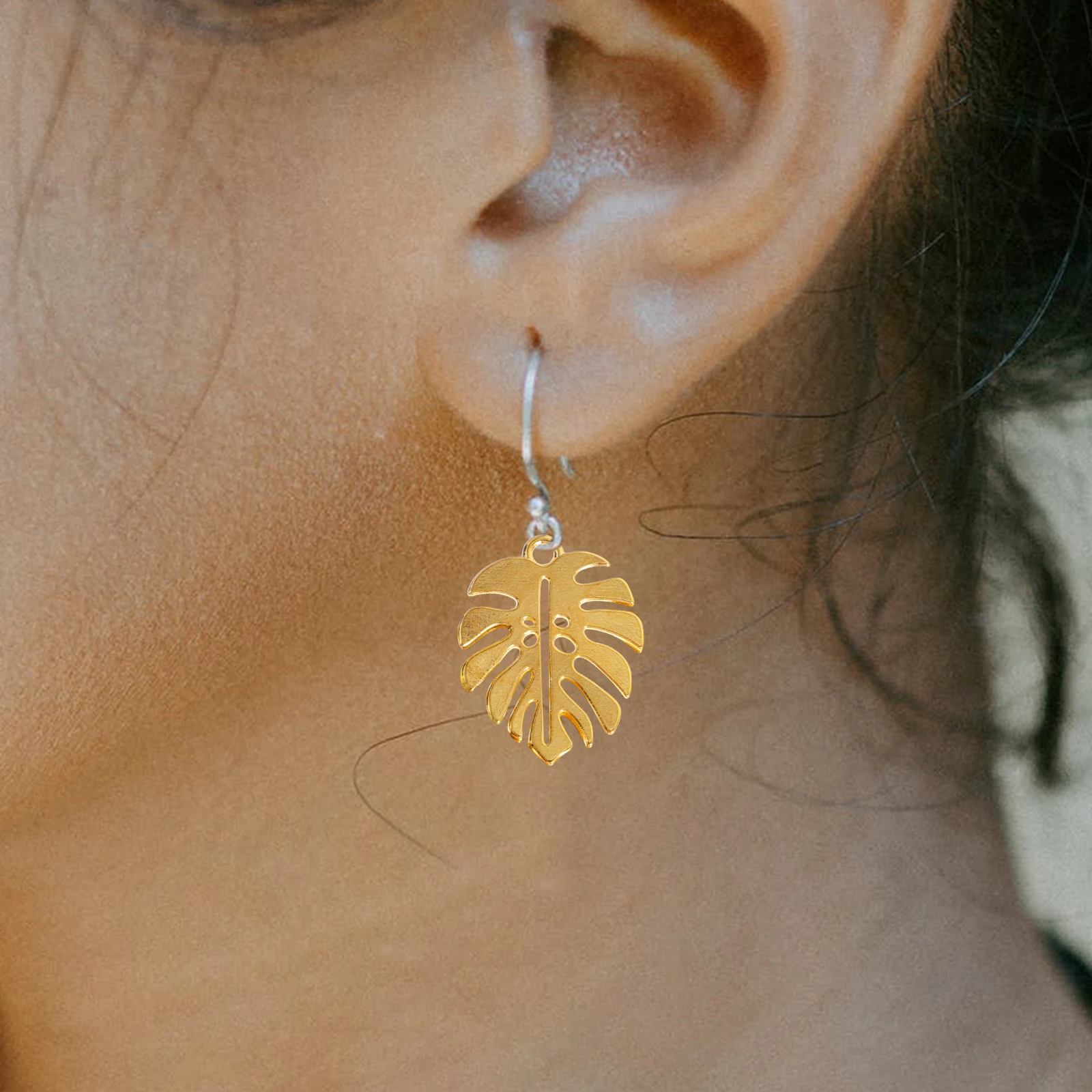 

50Pcs Vintage Alloy Leaf Charms Hollow Leaf Pendants DIY Jewelry Making Findings for Bracelets Necklaces Earrings