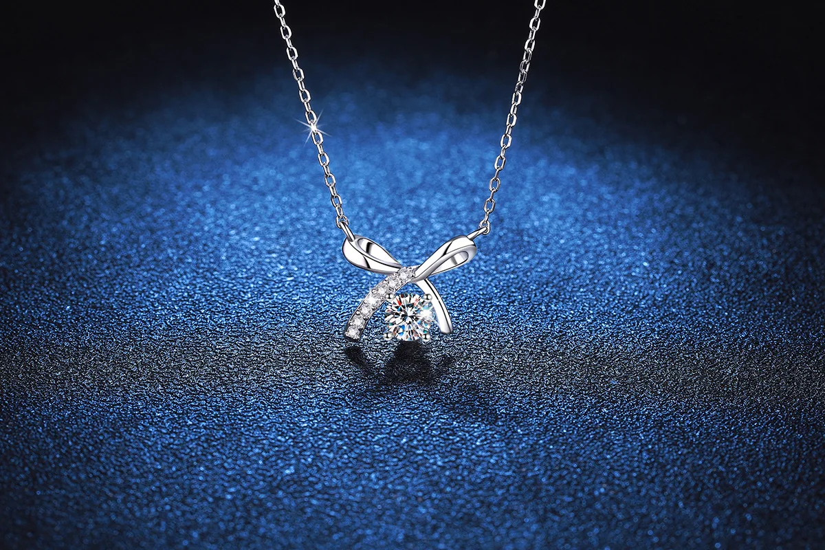 LioraGem Platinum PT950 Women's Luxury Diamond-Encrusted Bow Pendant Necklace, Exquisite 50-Point Moissanite Collar Necklace