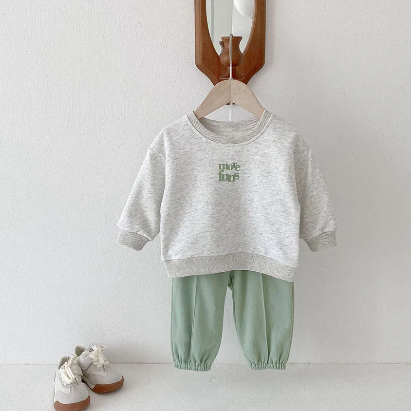 MILANCEL 2024 Autunno Set di abbigliamento per bambini Ragazze Casual Felpe Vestito Semplice Ragazzi Lettera Stampa Tuta Top + Pantaloni da jogging