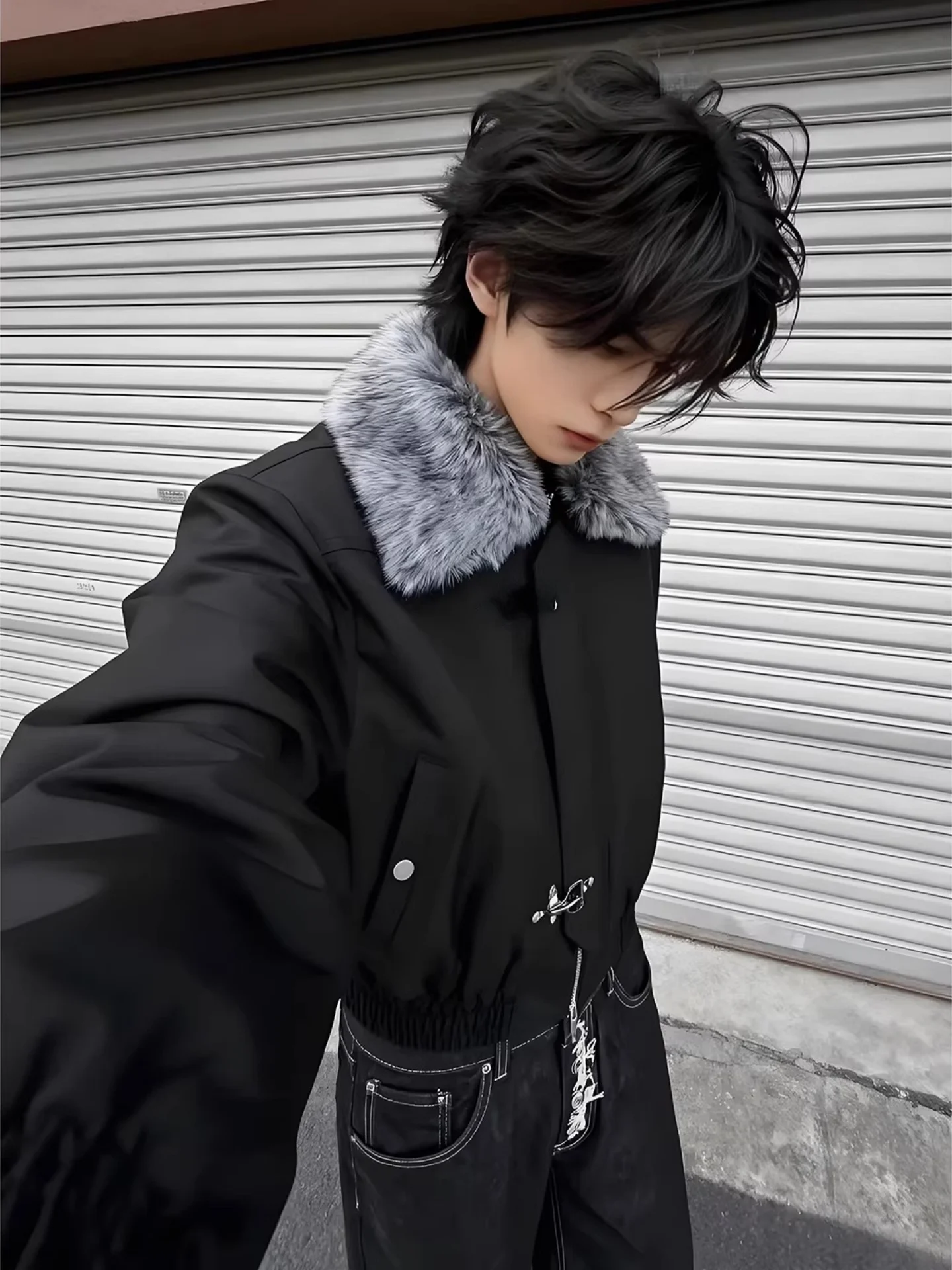 

Мужская утепленная хлопковая куртка Bla с меховой подкладкой, не объемная, теплая, повседневная, свободного кроя, укороченная, цвета авиационного синего.