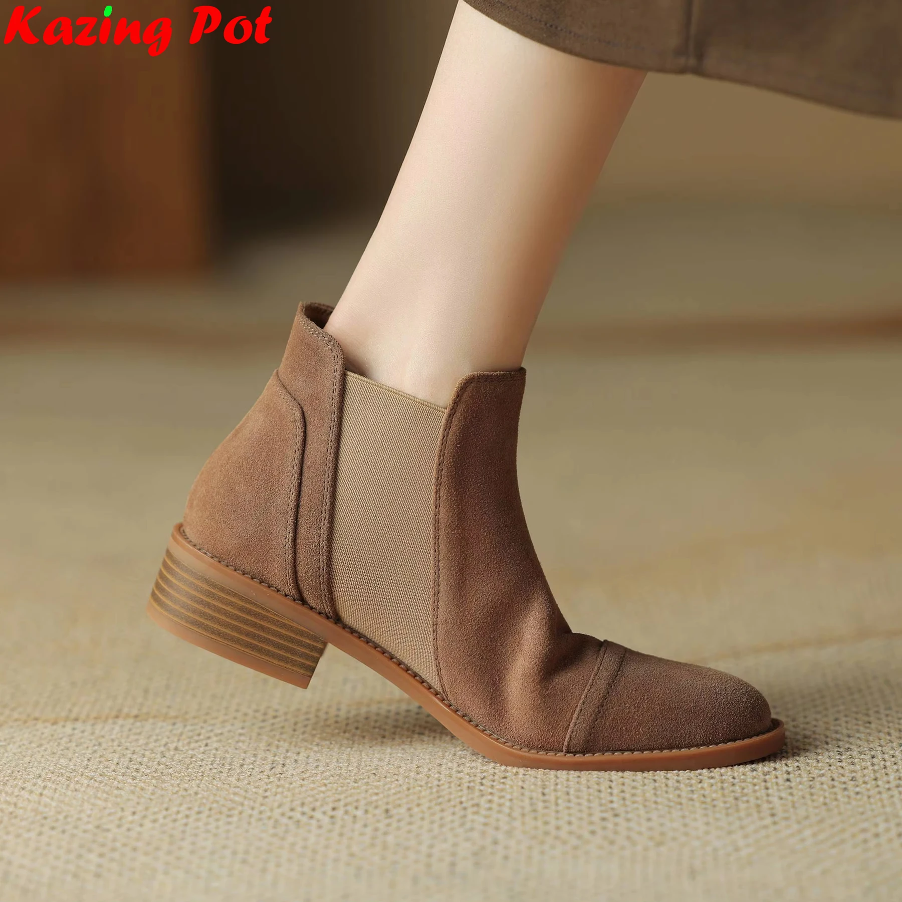 

Krazing Pot Cow Suede с круглым носком на толстом низком каблуке, модные ботинки челси без шнуровки для офиса, женские шикарные дизайнерские лаконичные ботильоны