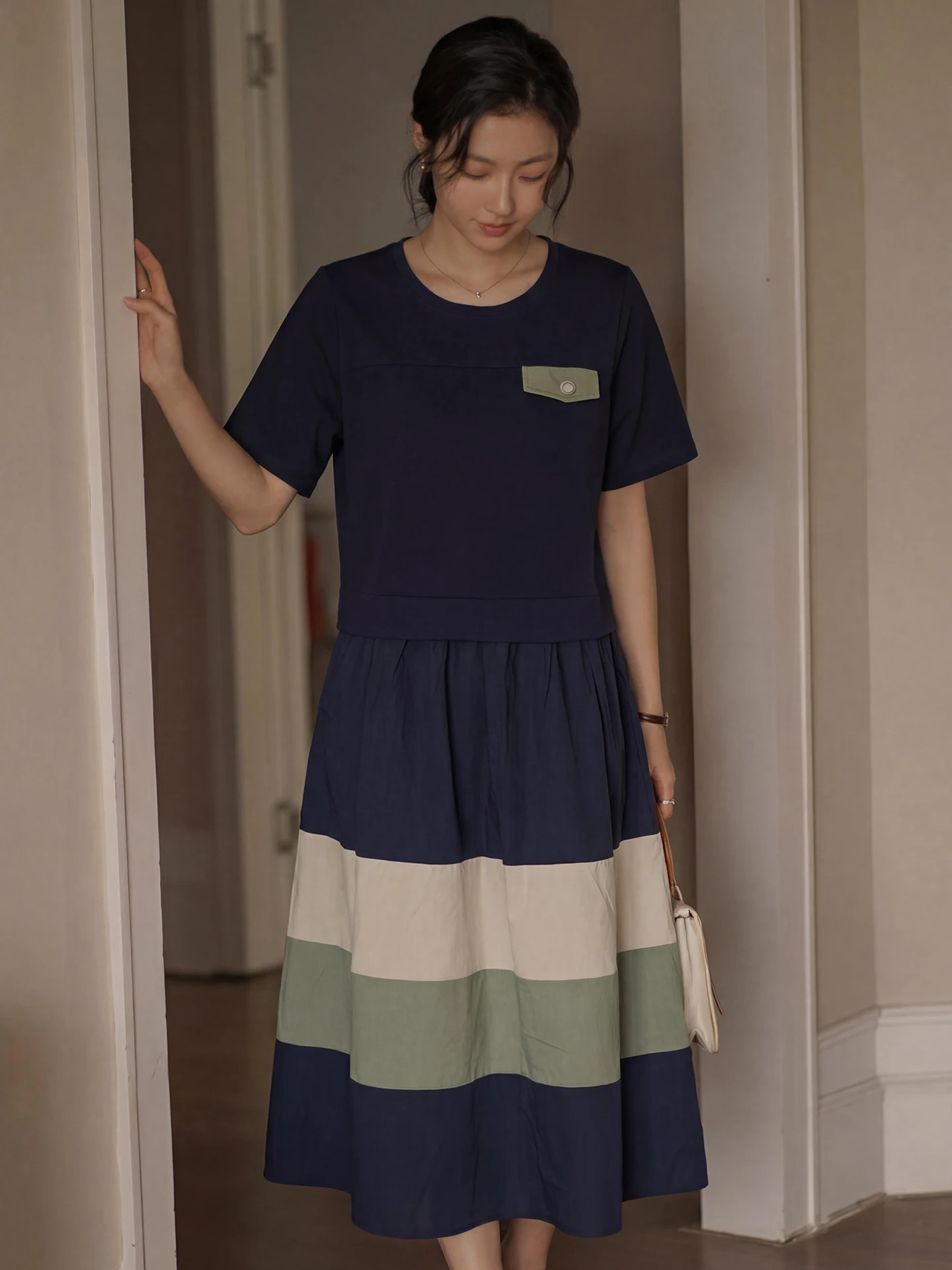 

Элегантное женское платье А-силуэта: свободное, стройнящее, с круглым вырезом, комбинированное, повседневное, из смесового хлопка, летнее, модное, для города, юбка А-силуэта