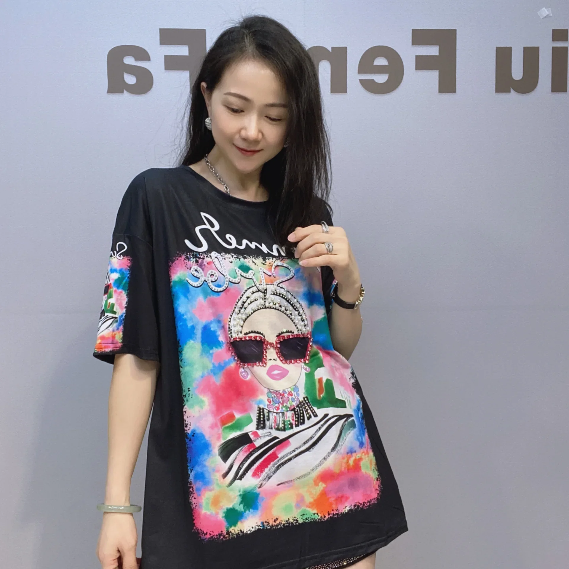 

Плюс размер, модные футболки с короткими рукавами и принтом, женская одежда, расклешенные вышивки, повседневная свободная футболка с круглым вырезом, трикотаж с бриллиантами