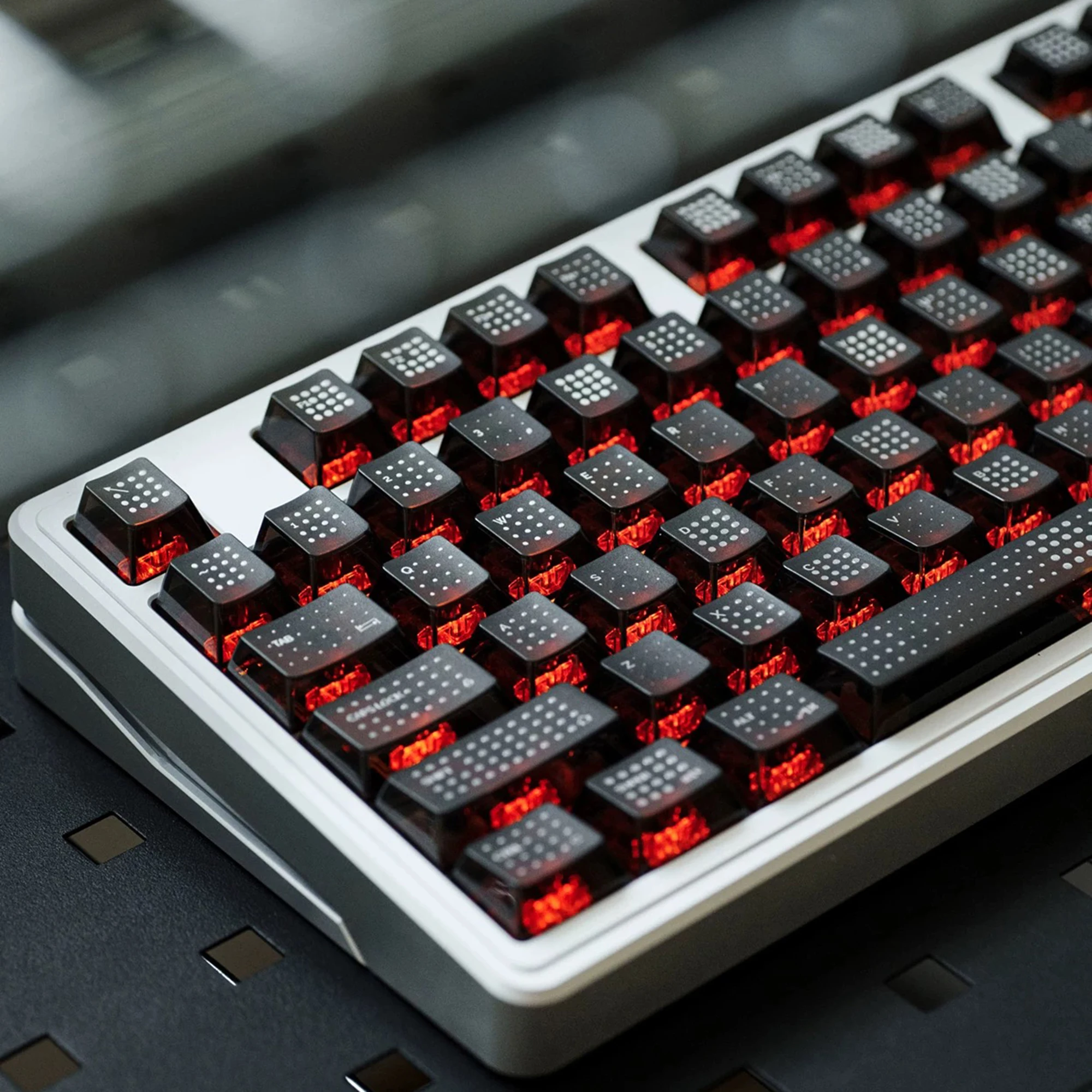 

Polka Dot 142 Keys Black Frosted Shine Through Cherry Profile PC UV Print Keycaps for 61/64/87/98/104/108 MX Mechanical Keyboard