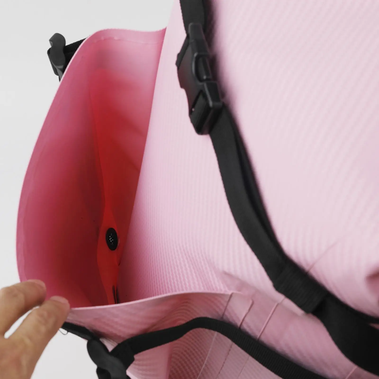 30 Liter Waterproof Dry Bag for Dive Gear with Sponge Back Panel for Comfortable Hiking and Boating