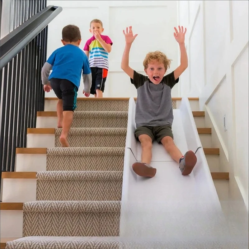 Corridor slide Indoor staircase becomes slide 2nd floor to