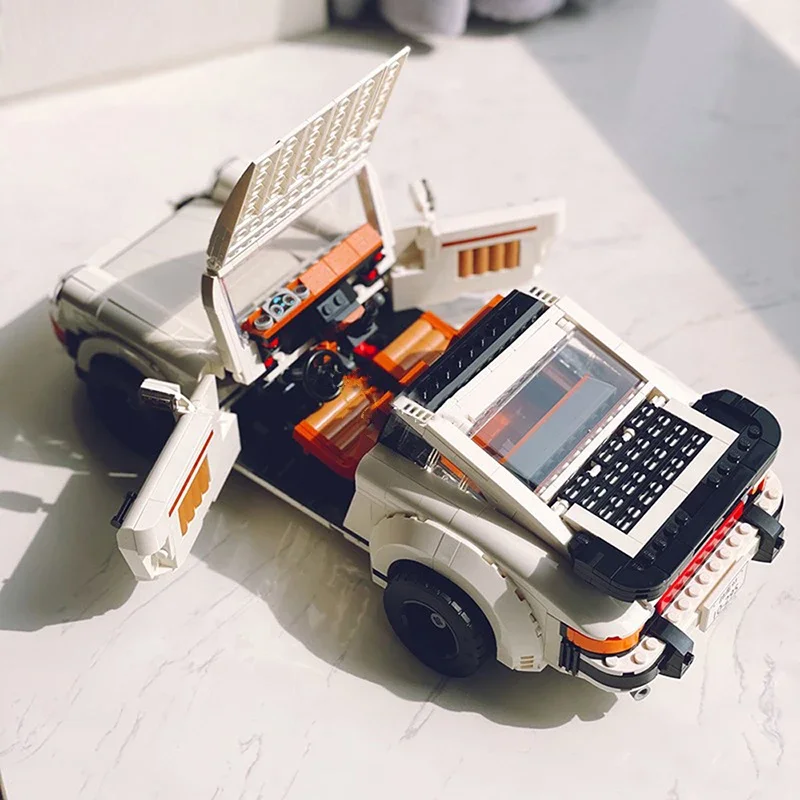 

Retro Car Bricks 2in1 Technical Building Blocks Classic Race Model Toy for Boys Adults Christmas Birthday Gift Constructor 10295