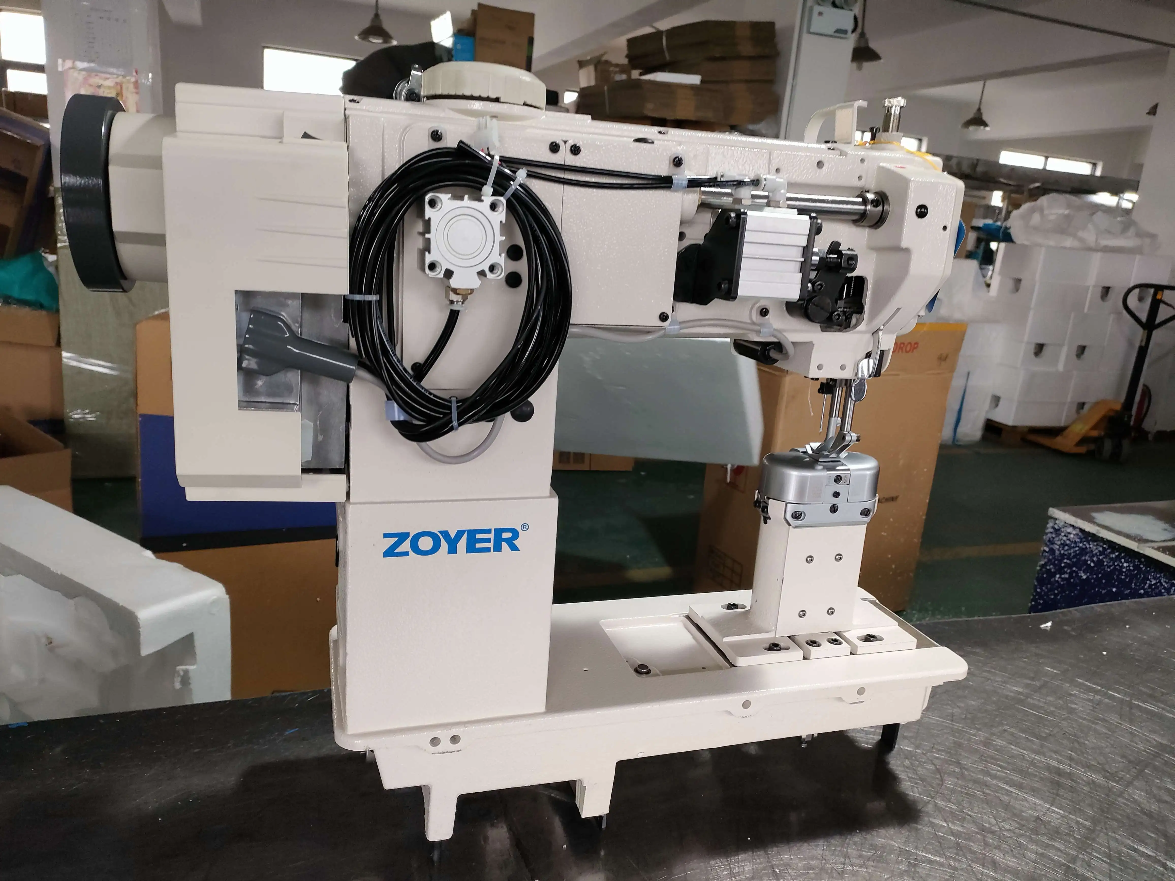 ZY-1560-HDQQ Industrial Double Needle Flat-Bed Lock Motor High-Speed Computerized Post Bed Pneumatic Reverse Sewing Machine For