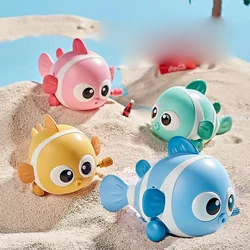 Children's clownfish toys on the chain will run to the bathroom, play in water, and have parent-child interaction with partners