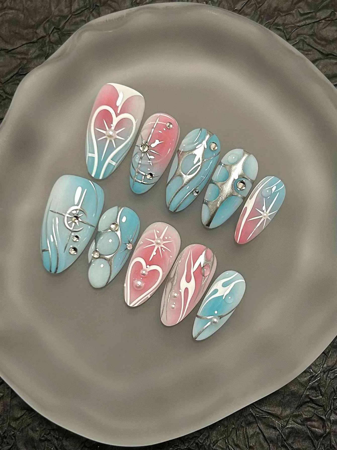 Set of 10 handmade vintage-style press-on nails; luxurious retro design, perfect for autumn/winter; nail art; gift.