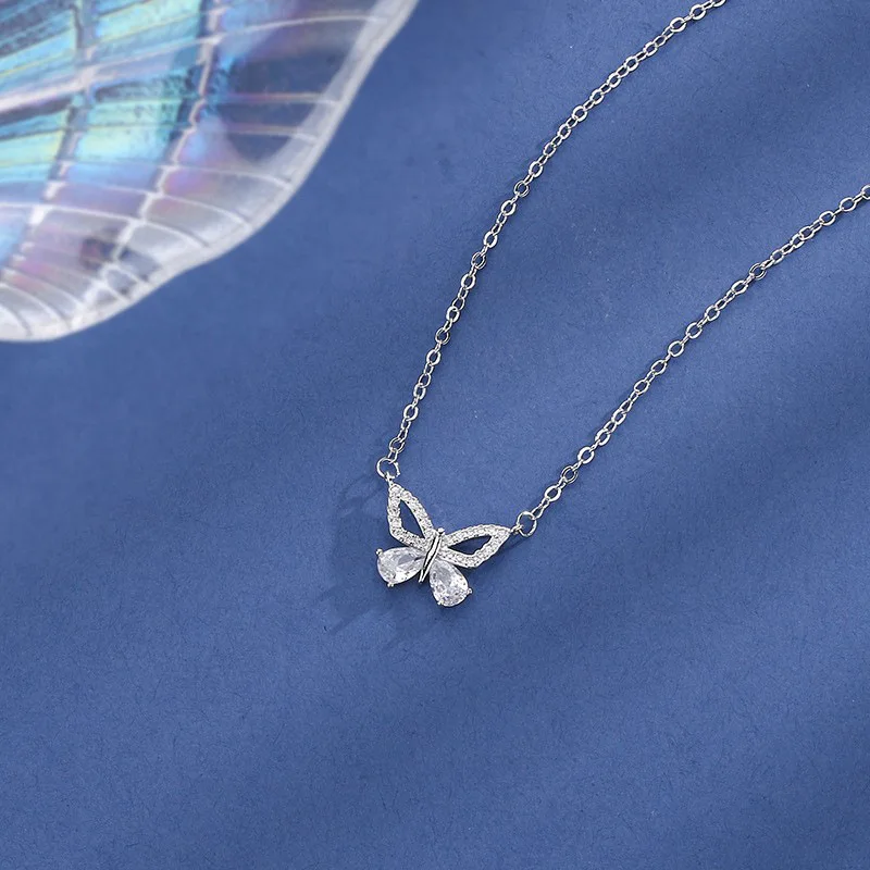 

2025 Flash Diamond Hollow Out Necklace Butterfly Pendant Necklace Feminine Style Fashion Versatile Exquisite Clavicle Chain