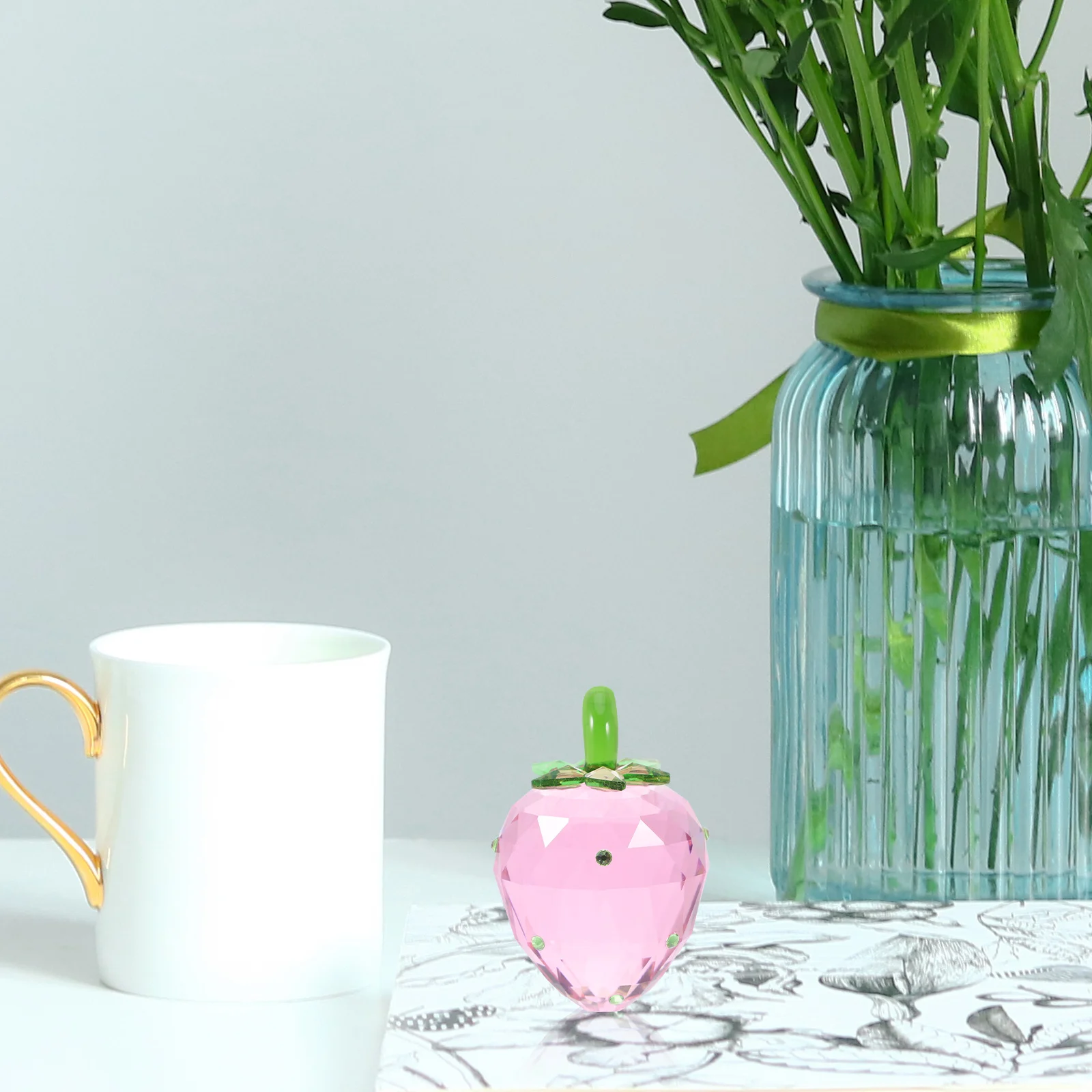 

Crystal Strawberry Ornament Realistic Glass Fruit Decoration for Home Kitchen Tabletop Decorative Faux Fruit Decor