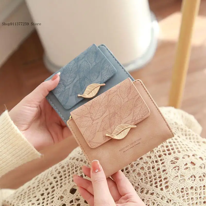 Fashionable and Versatile Retro Frosted Leaf Short Wallet for Women Simple and Niche Design Fashionable Change Bag Trend