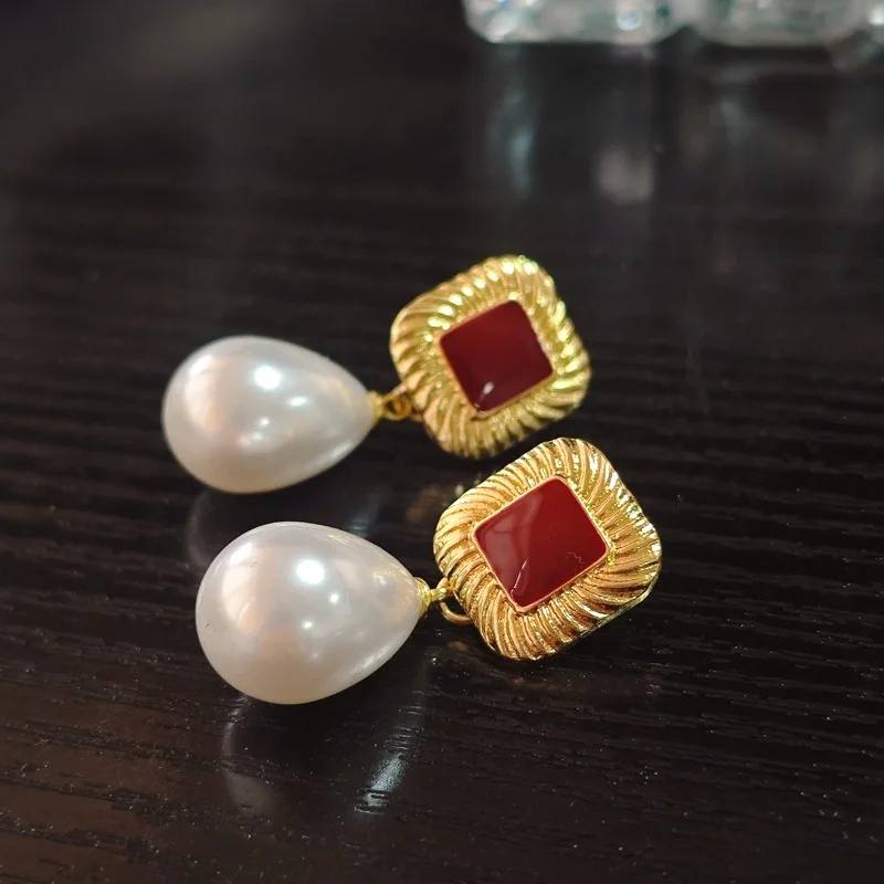 White Water Droplet Imitation Pearl Dangle Earrings for Women Red Enamel Oil Square Drop Earrings Elegant Geometry Jewelry Gift