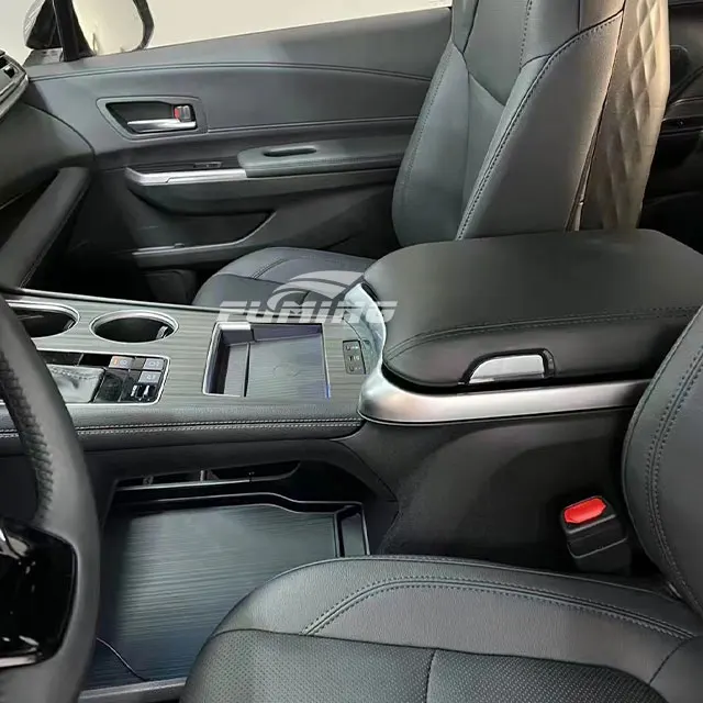 ترقية صندوق مسند الذراع المركزي للسيارة من SIENNA، وتعديل ثلاجة مسند الذراع متعددة الوظائف بواسطة GRANVIA