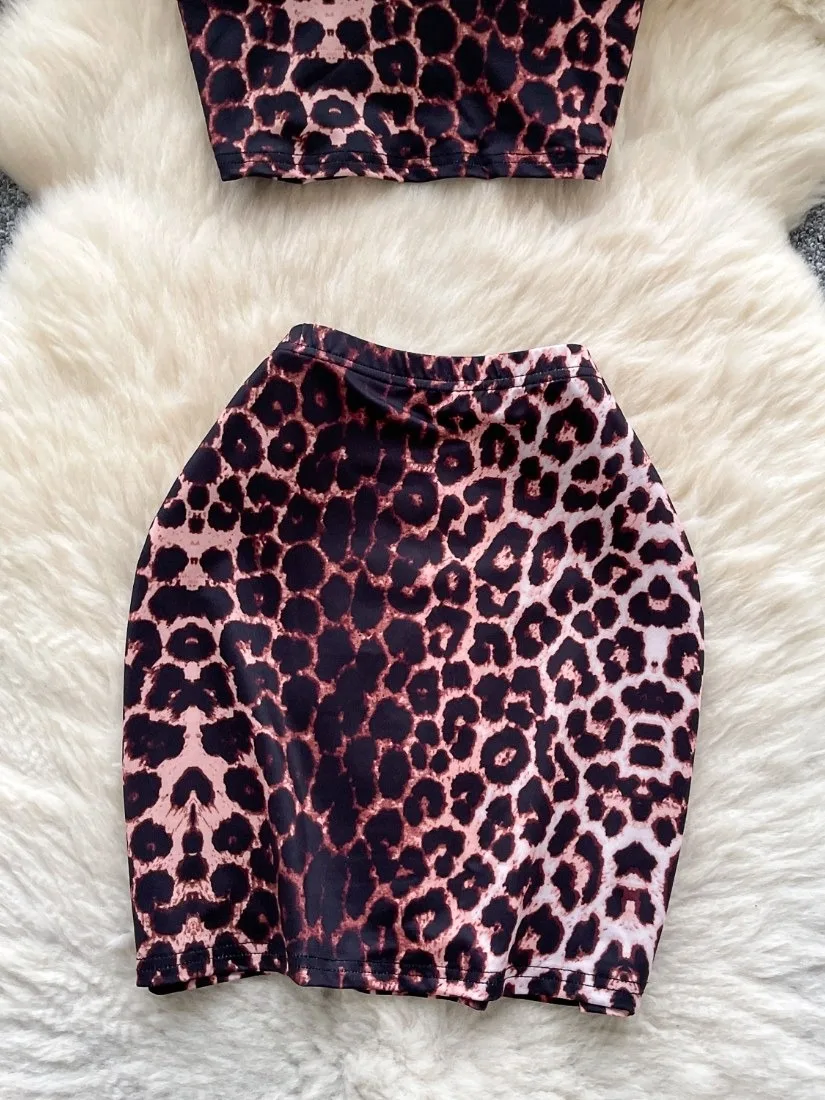 Foamlina Conjunto de 2 piezas con estampado de leopardo para mujer Y2k Top halter sin mangas y espalda descubierta + minifalda Ropa seductora para verano