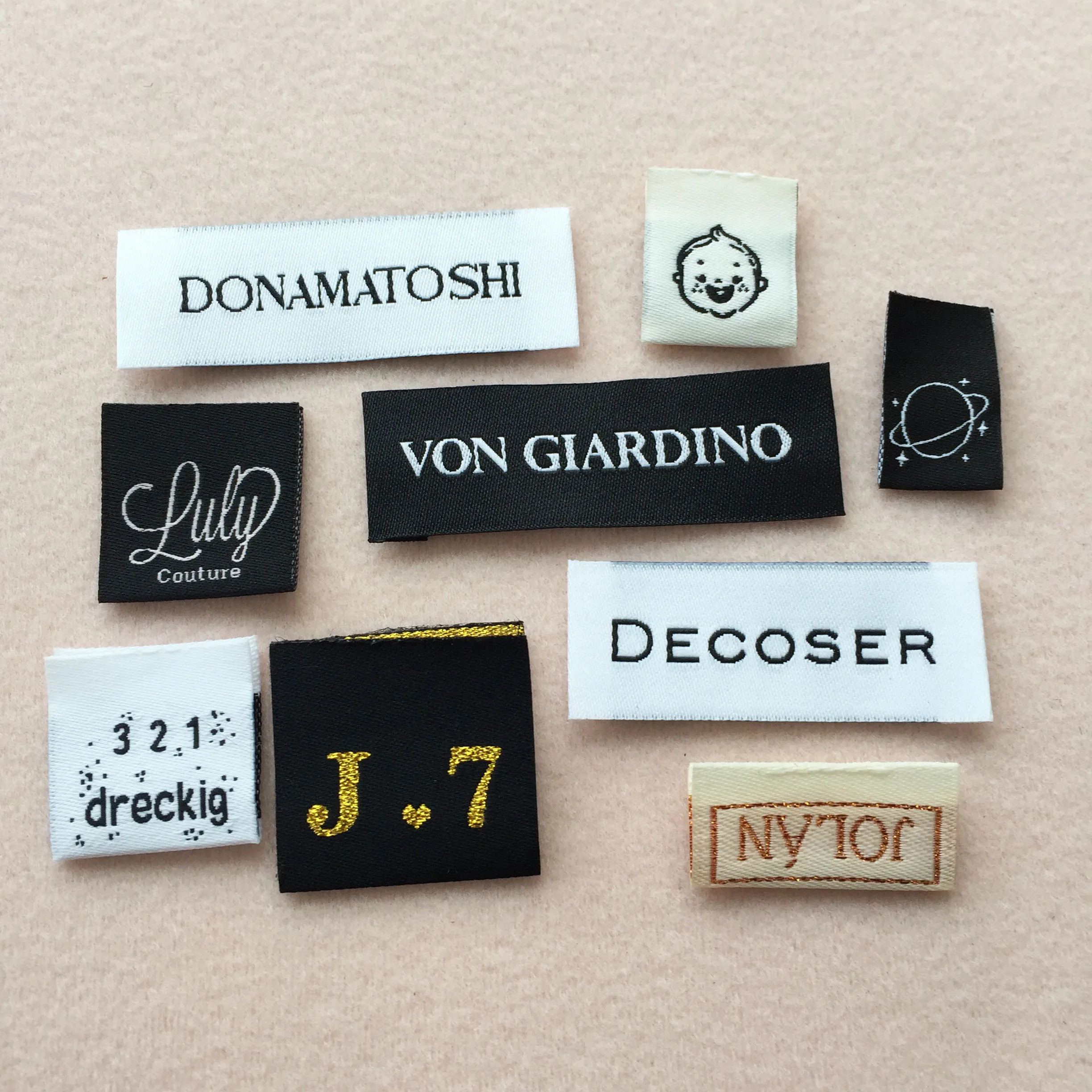 1000pcs/lot Custom Brand Name Clothing Woven Label Garment Fabric Label with Logo 2x5cm End Fold/Center Fold Hight Quality