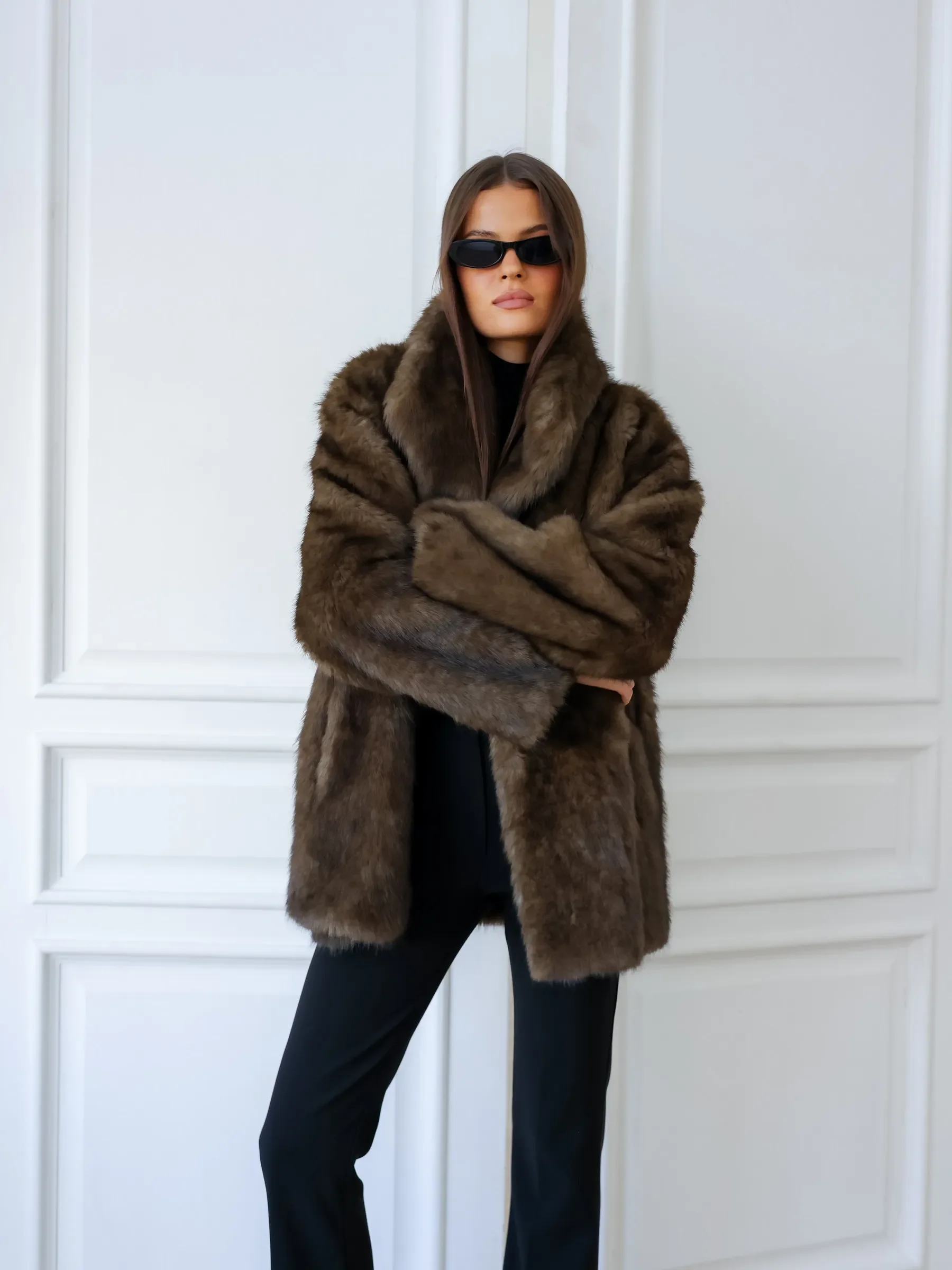 Women Notched Lapel Faux Fur Coat Oversized Loose Long Sleeve Plush Pocket Outerwear Jacket