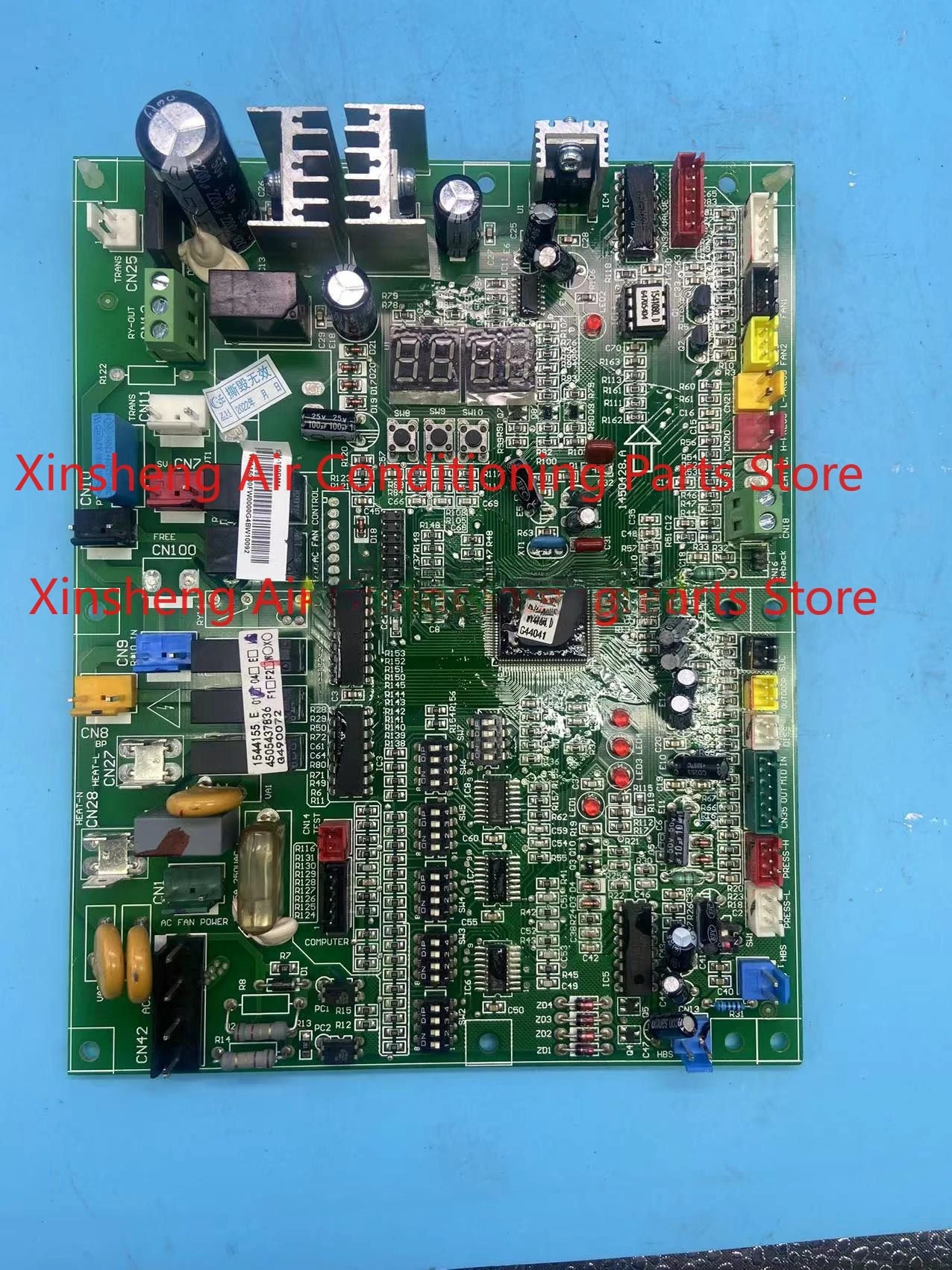 It is suitable for Kelon inverter multi-connection motherboard KMV-160W-E inverter module 1544054.D 1544321.M