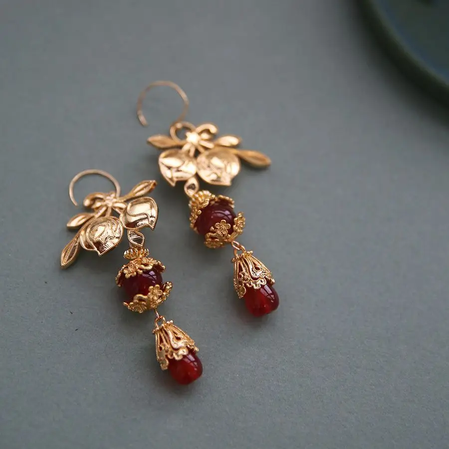

Taolan Pavilion, retro peach earrings, niche design, personalized ear hook, cheongsam, Hanfu, earrings for women