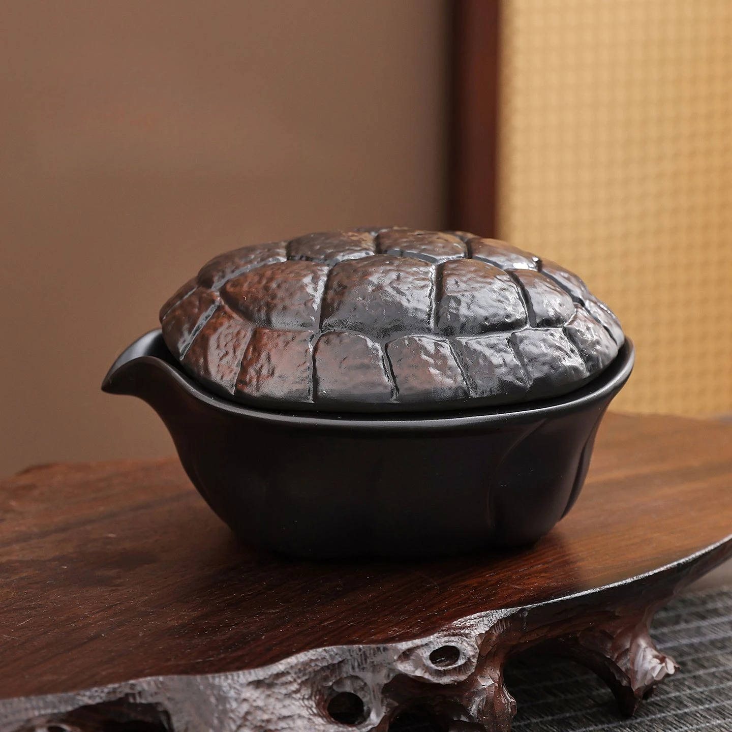 

Фиолетовый керамический чайник, креативная личность, чайная посуда для дома, высококачественный трехмерный чайник с резьбой в виде черепахи, встроенные отверстия для фильтра