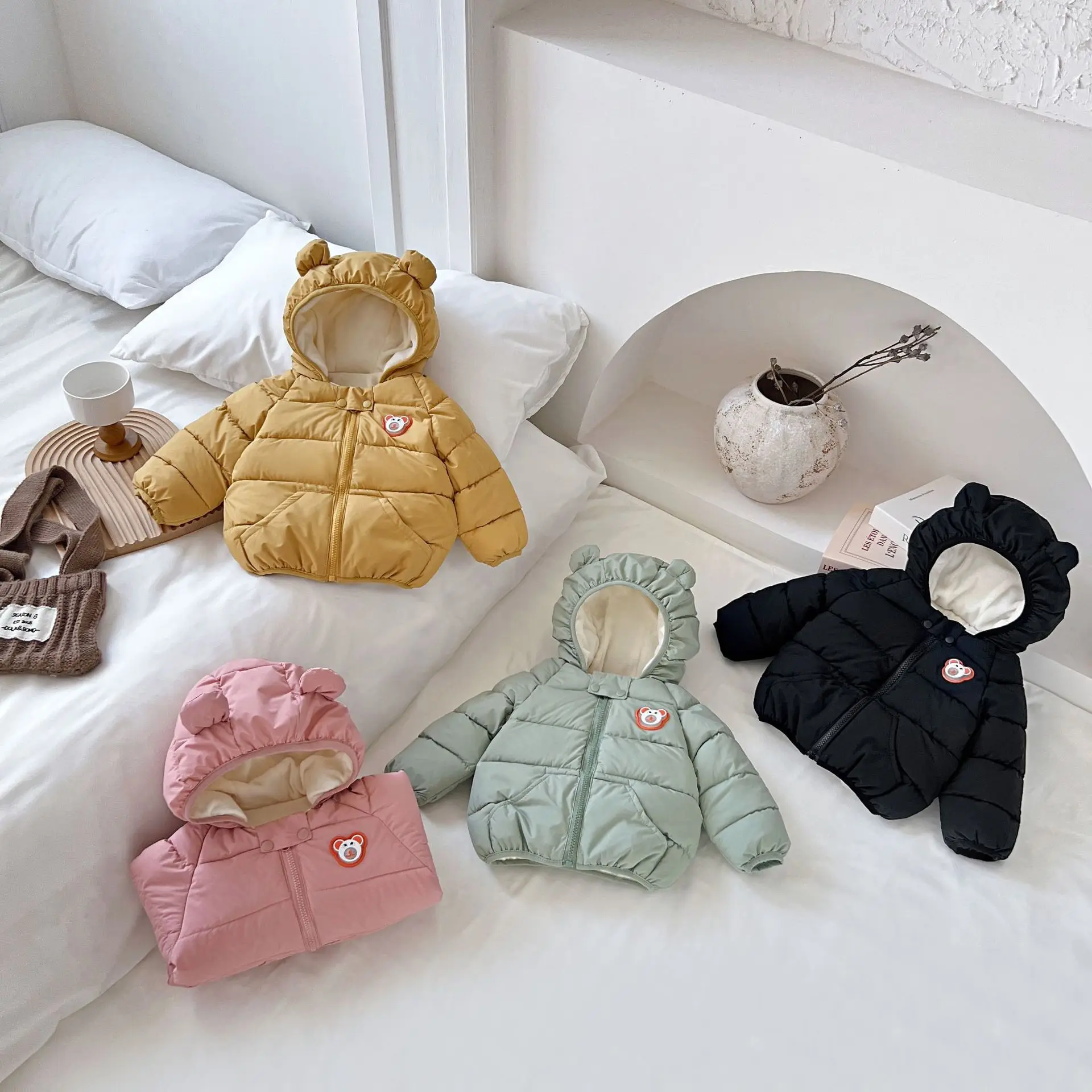 

Thiened Fce Bear Cotton Jaet for Kids Baby Warm Glowing Light up Bear Design Children's Clothing ex Spring 2024