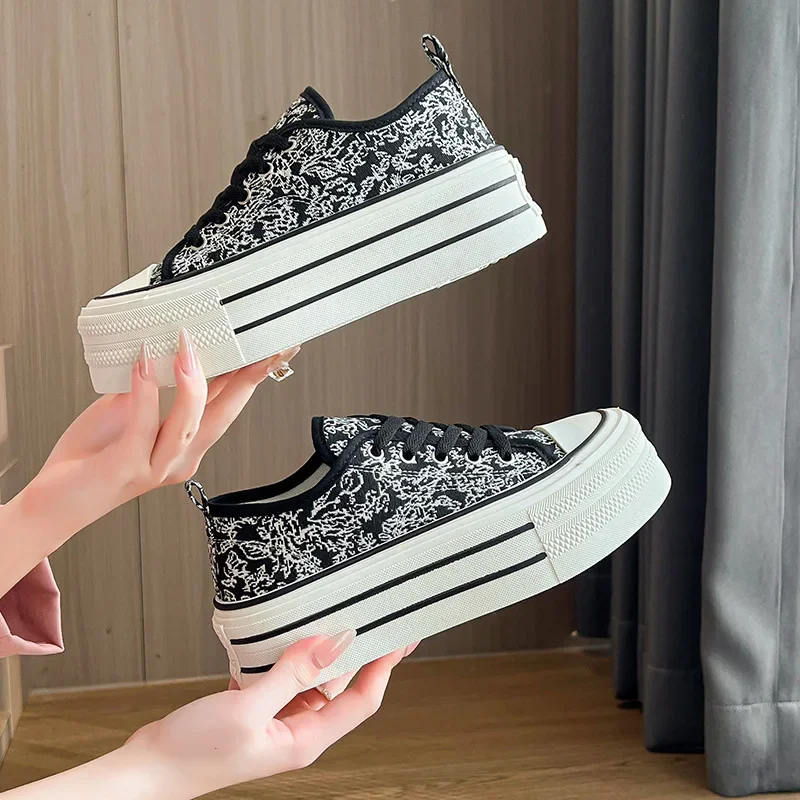 2024 Spring And Autumn New Low-Top Canva Women's Shoes With Colorful Drawstring And Increased Sportiness White Casual Shoes