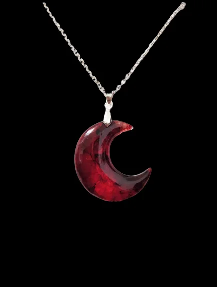 Collar de luna creciente hecho a mano con efecto de sangre, joyería gótica espiritual, joya de declaración, pagana Wicca