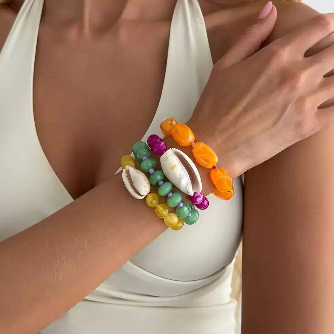 Ingemark 4Pcs/Set Boho Colorful Acrylic Resin Beaded Bracelets for Women Cute Conch Charm Elastic Bangle Summer Vacation Jewelry