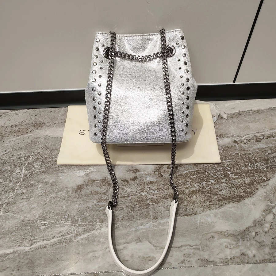 

Designer Rivets Drawstring Bucket Bags Women Purses and Handbags Female High Quality Chains Shoulder Messenger Bags Silver Totes