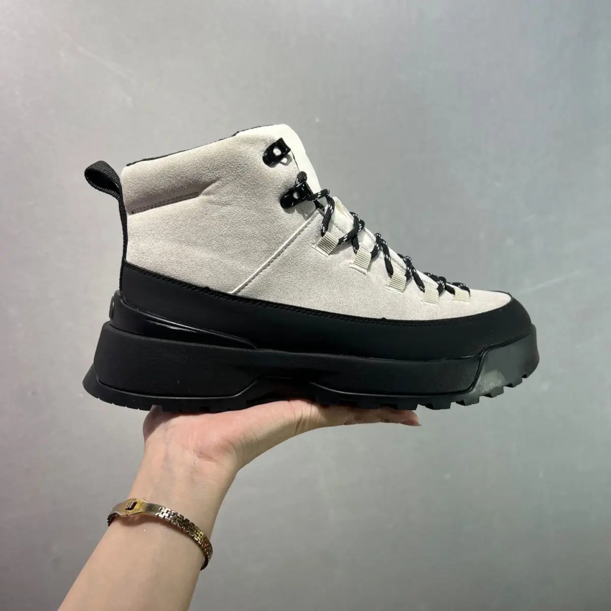 2025 New Trail Running Shoes Men's Women's Slip Resistant Walking Sneakers Unisex Outdoor Designer Shoes