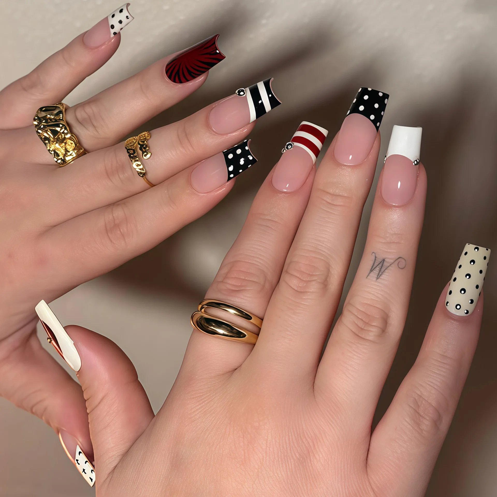 24pcs Y2K Sweet Stars Press on Nails Blue Brown Stripes French False Nails Polka Dot Design Vintage Fake Nail Acrylic Manicure