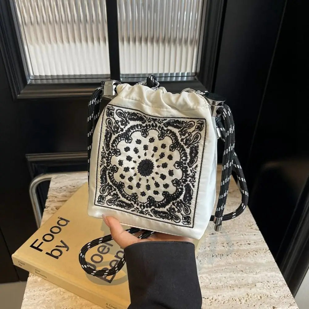 

Сумка на шнурке с вышивкой цвета кешью, сумка-ведро, нейлоновая сумка на плечо в корейском стиле, однотонный кошелек, сумка для мобильного телефона