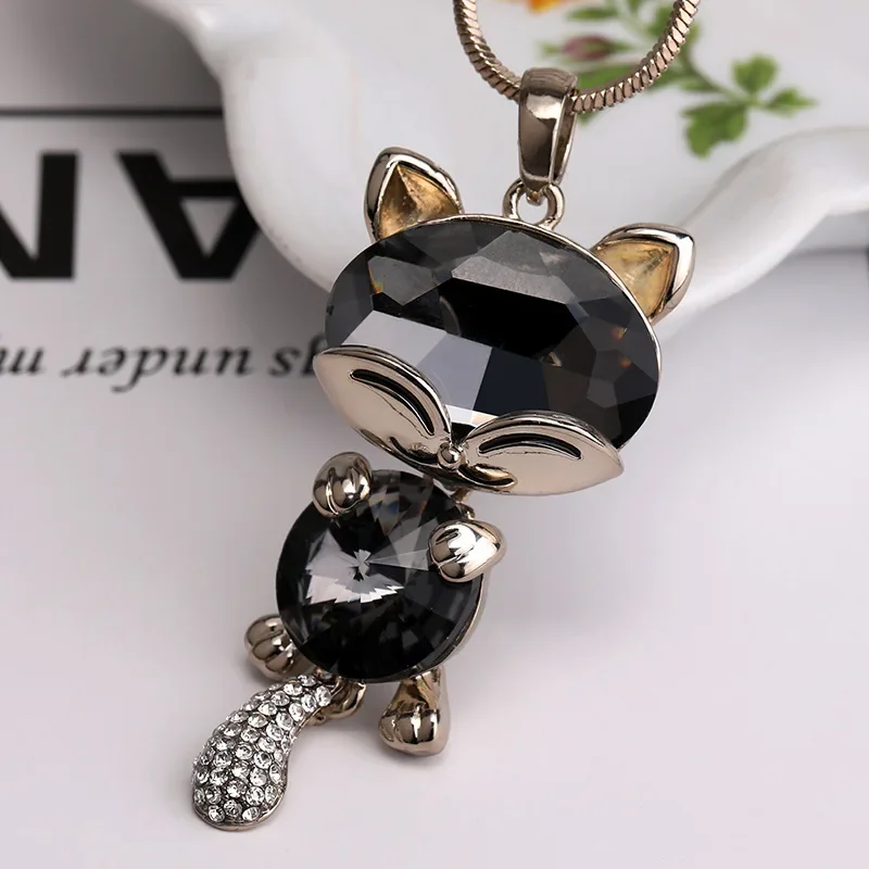 

2025 Korean-style crystal sweater chain, long necklace and autumn/winter women's accessory necklace