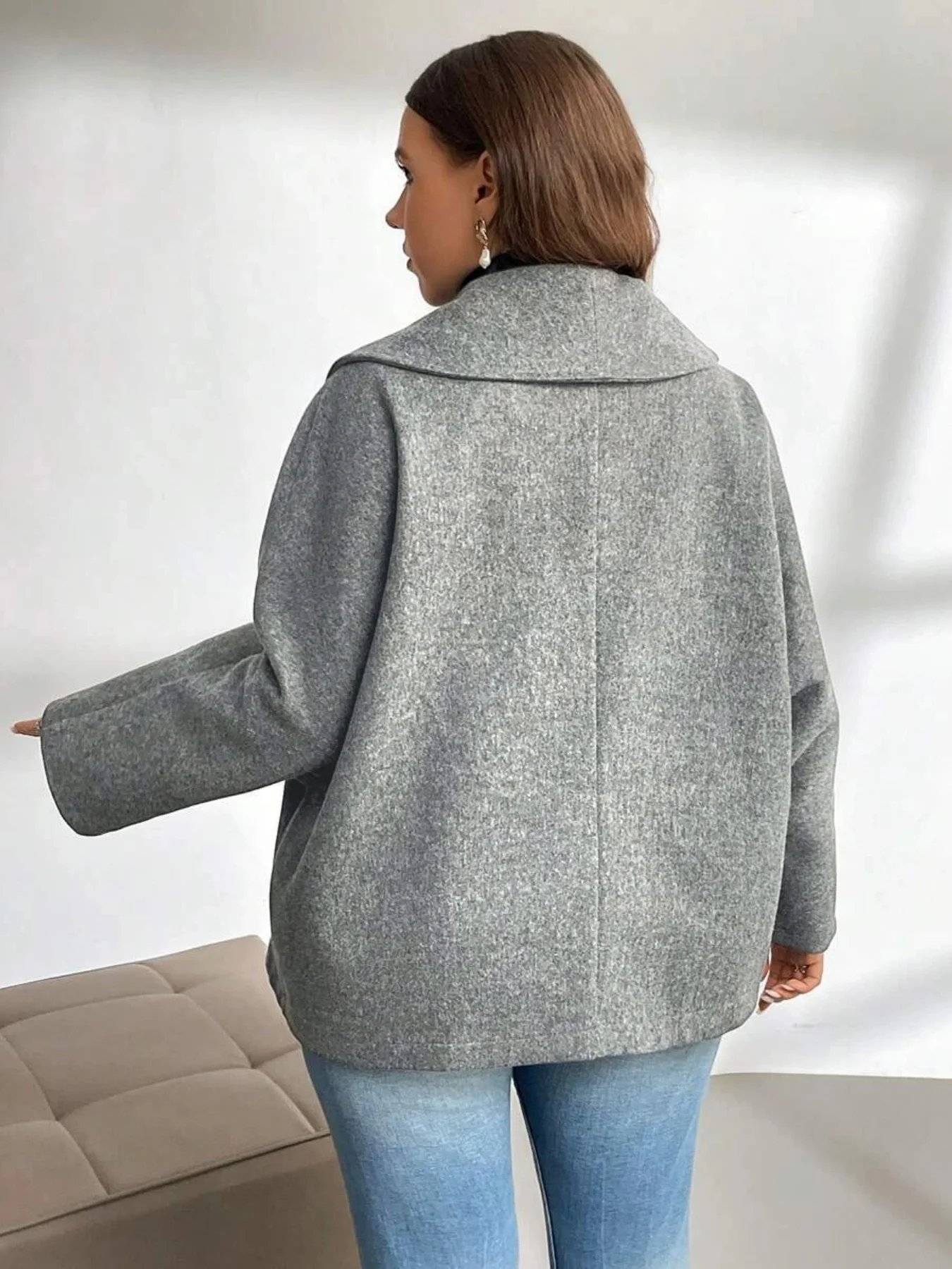 Manteau d'hiver en mélange de laine unie grande taille 2025 : pardessus élégant à double poche avec un design chaleureux et intemporel pour les déplacements au bureau des femmes